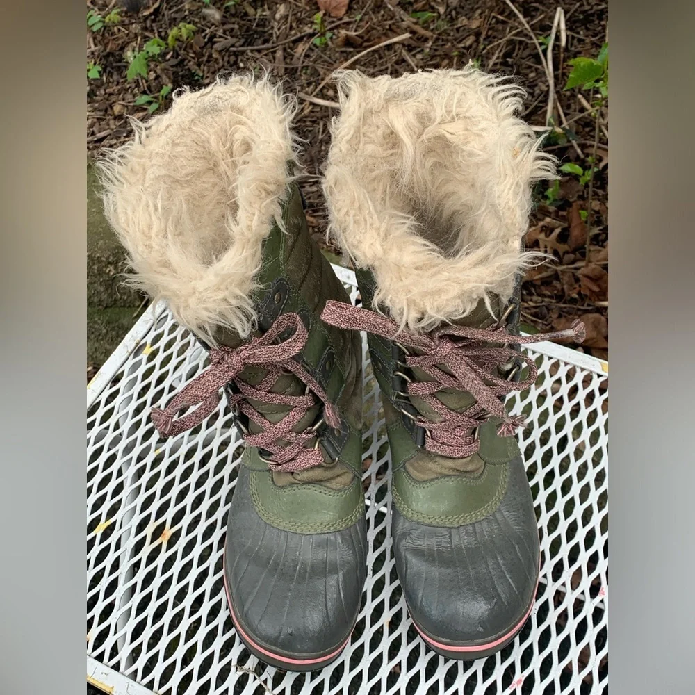 Sorel Youth Size 4 Tofino II Hiker Green Alpine Tundra Waterproof Snow Boots